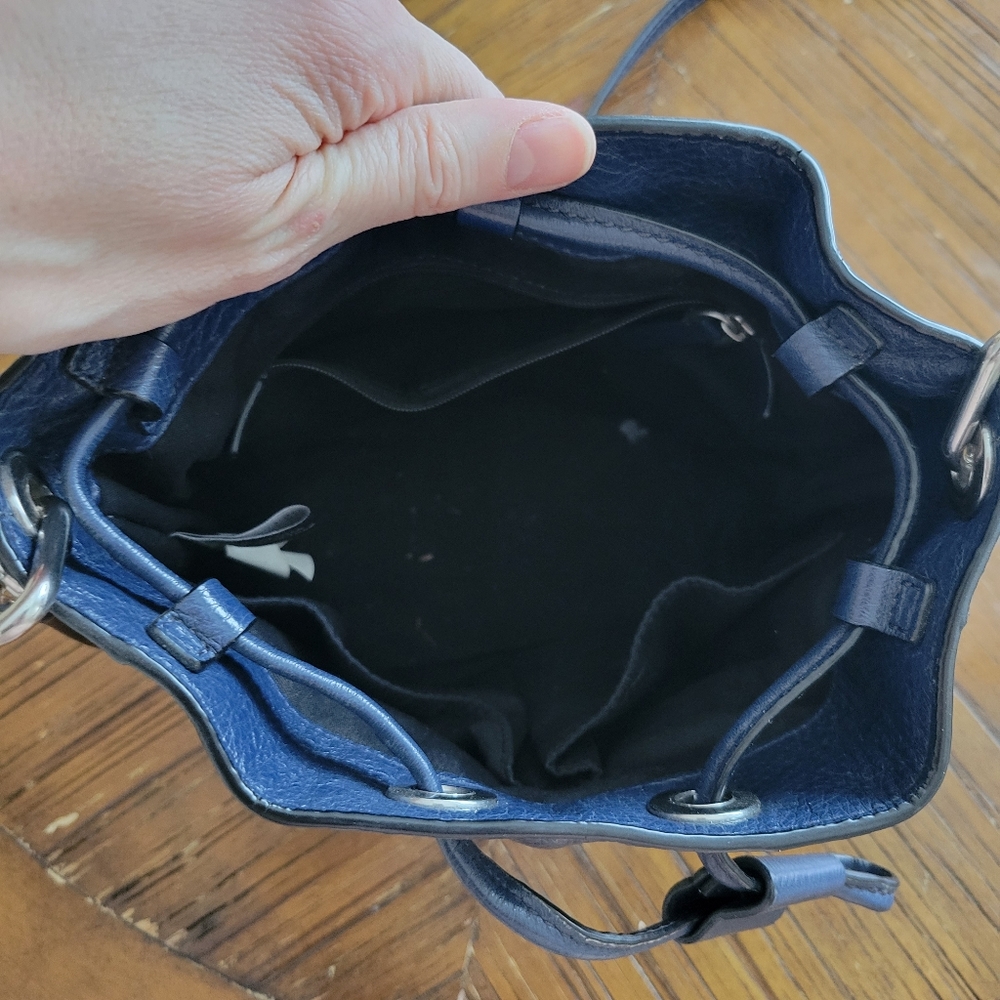 Marc by Marc Jacobs Too Hot to Handle Small Drawstring Leather Crossbody Bag - Picture 7 of 11